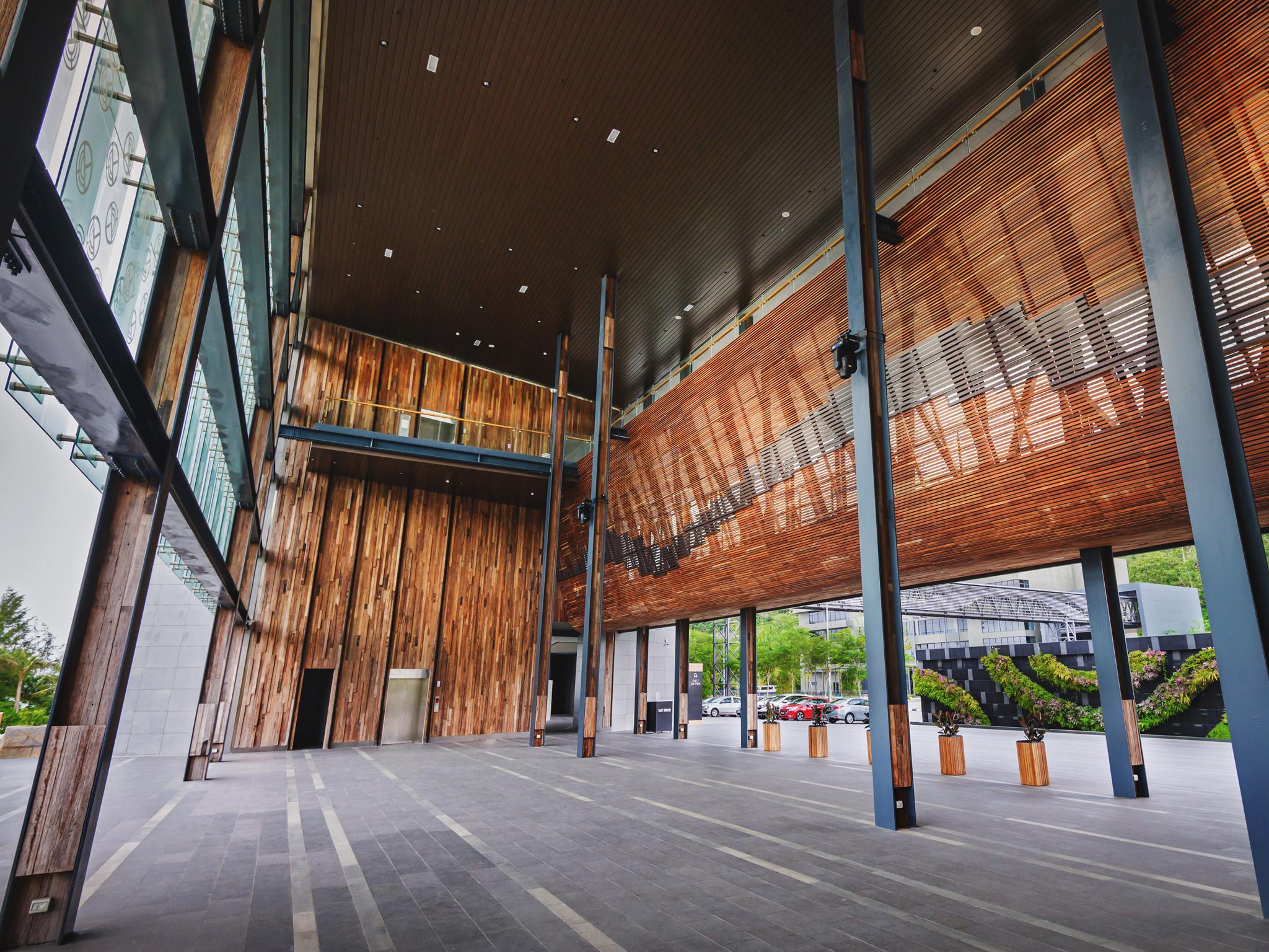 Angsana Teluk Bahang, Penang Batu Ferringhi Exterior photo Interior of the National Museum of the United States Army